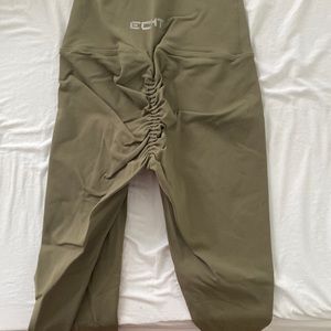 Echt XS booty scrunch leggings